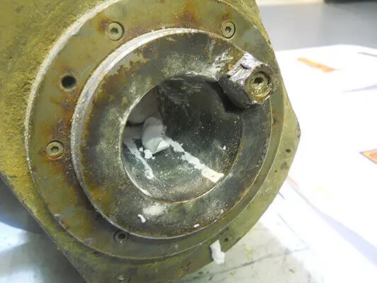 Umbra-Spindle-Repair-and-Rebuild_bad-shaft
